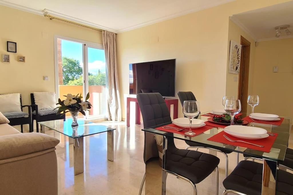 Modern In Elviria, Golf, Fun & Appartement Marbellac